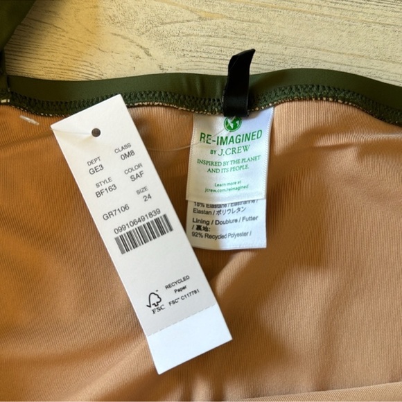 NWT J. Crew Ruched V-neck one-piece Swimsuit BF163
OLIVE GREEN - Picture 8 of 8